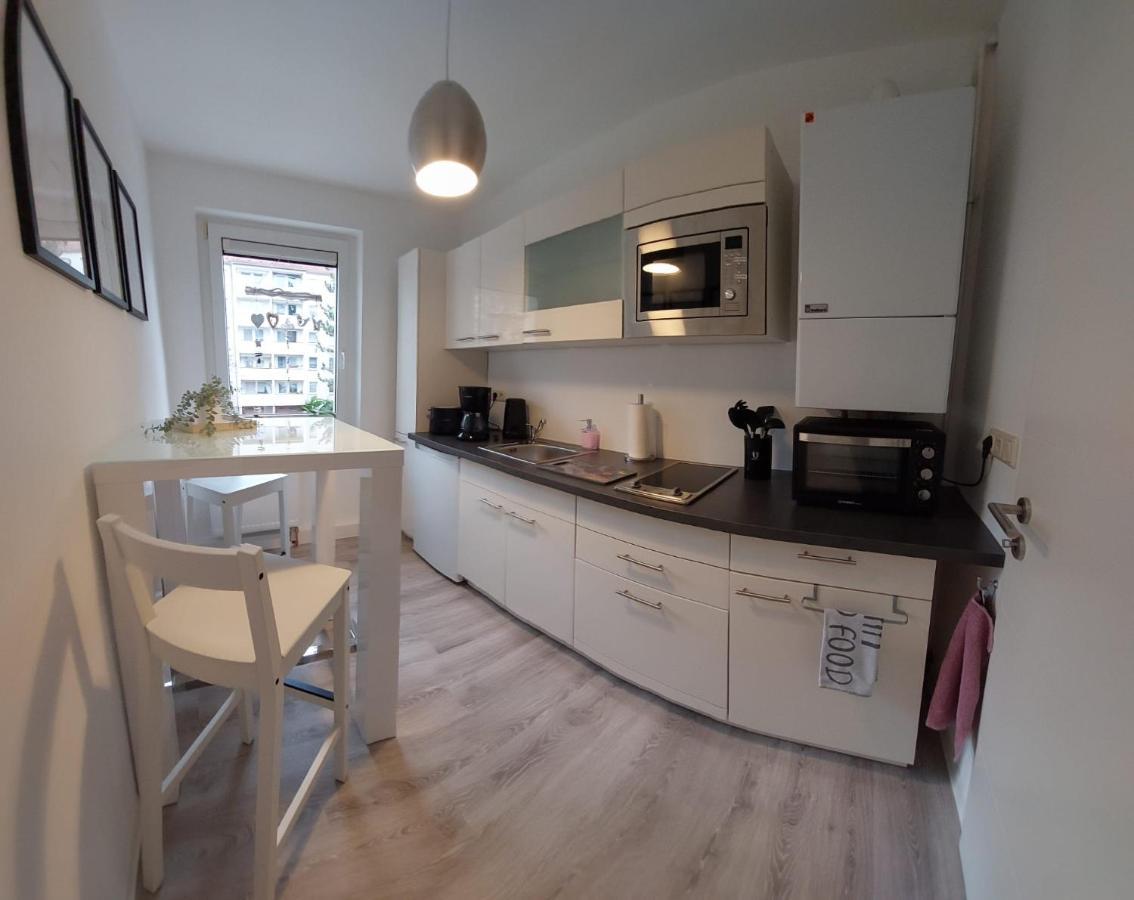 Helles Modern Eingerichtetes Apartment Halle  Exterior foto