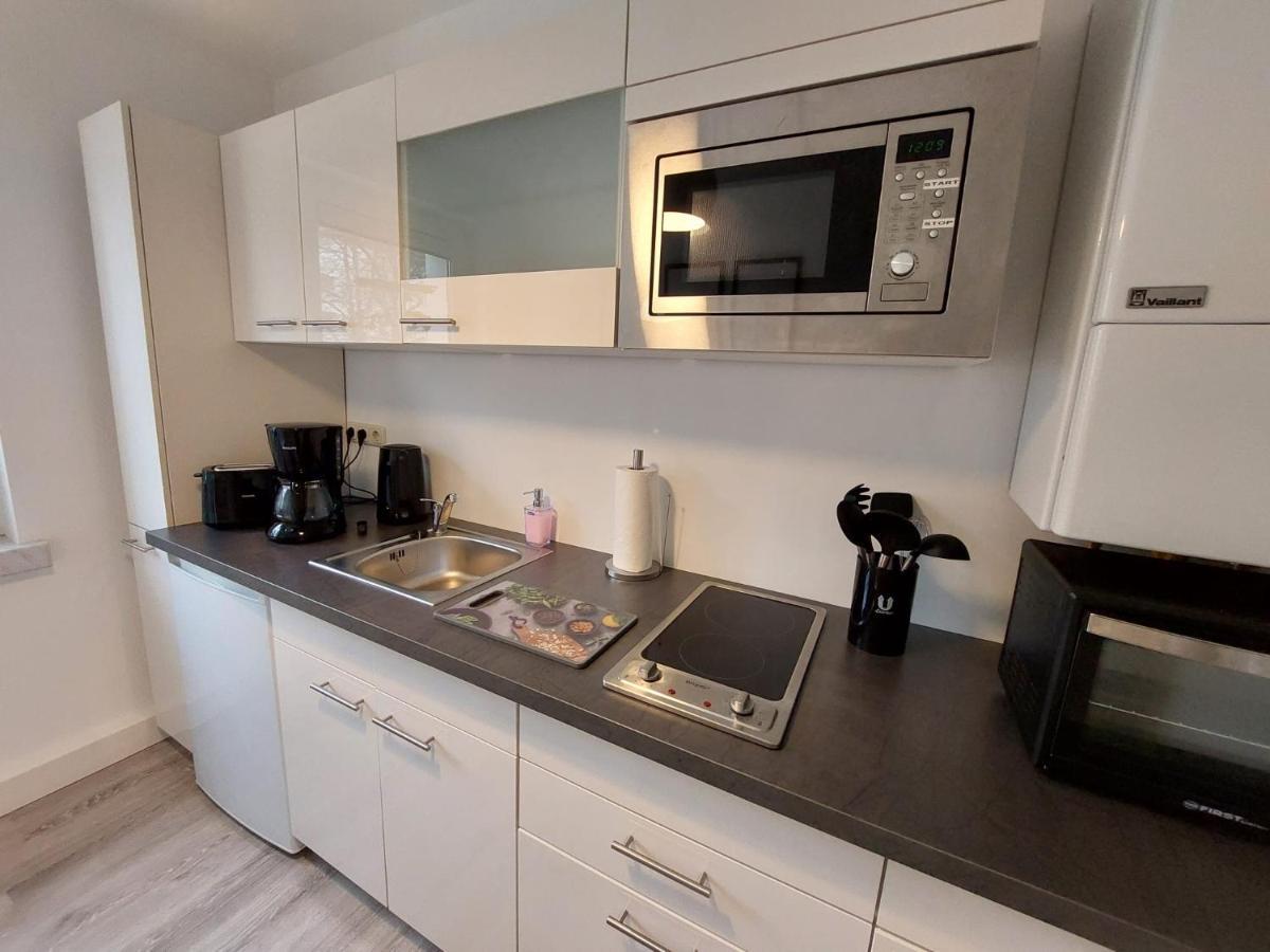 Helles Modern Eingerichtetes Apartment Halle  Exterior foto